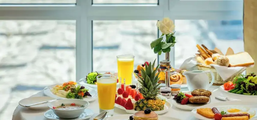 Anwar Al Madinah Mövenpick Hotel image